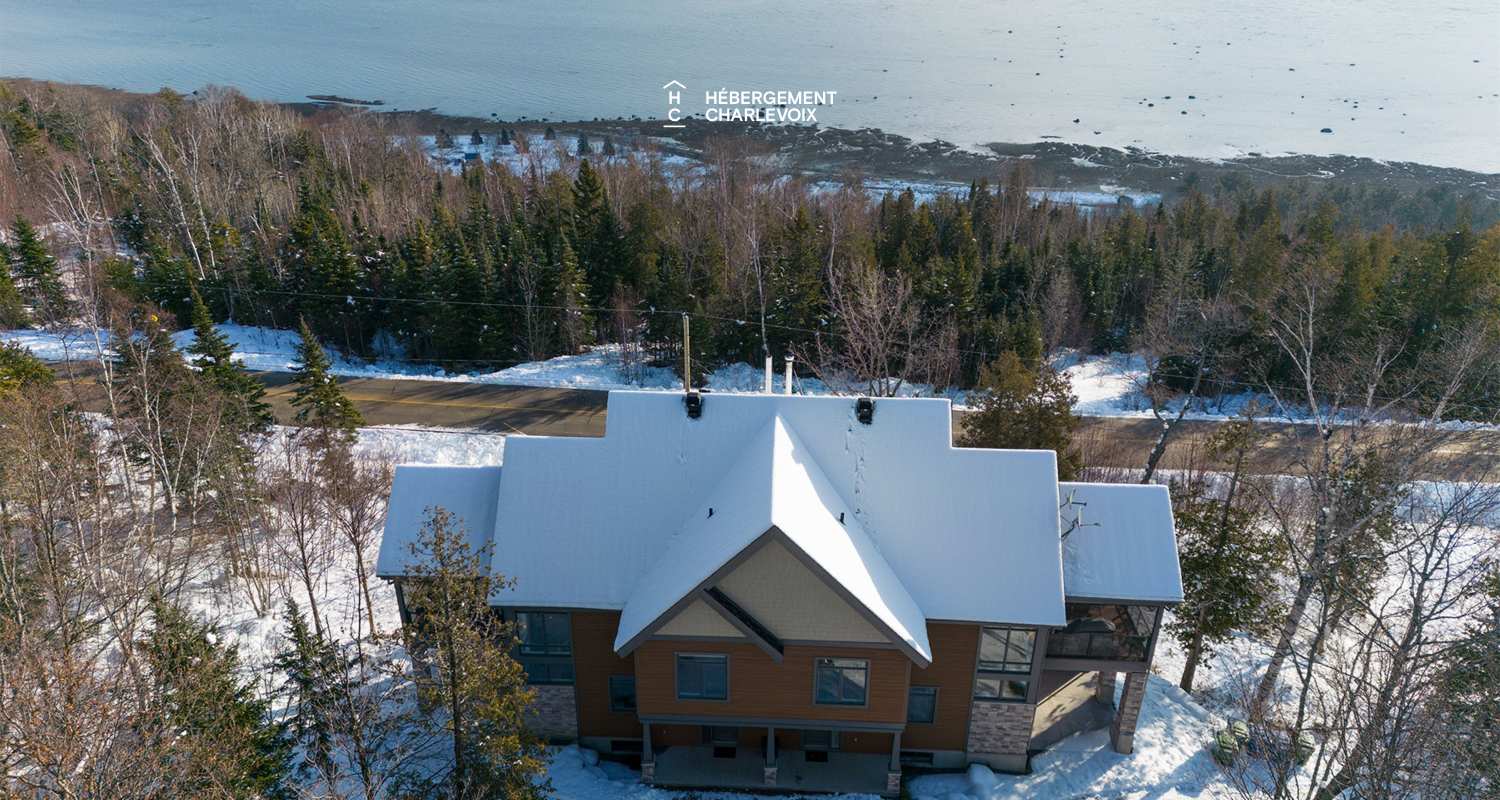 AUB-150 - Vue majestueuse sur le fleuve et le massif de Charlevoix